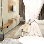 Alexiou Hotel