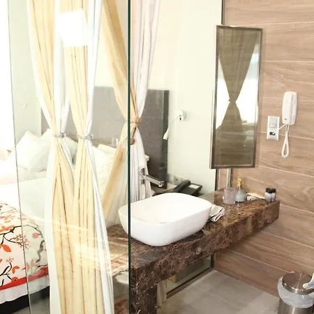 Alexiou Hotel 3*