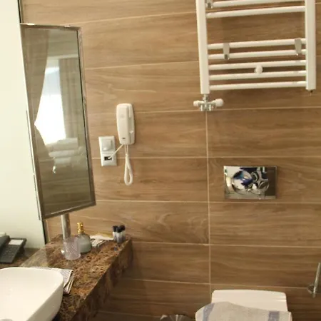 阿莱克斯由酒店 3* 卡兰巴卡