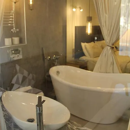 Alexiou Hotel 3*