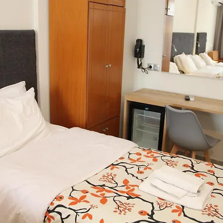 Alexiou Hotel