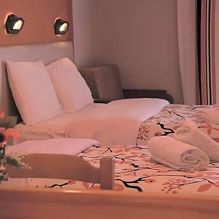 Alexiou Hotel