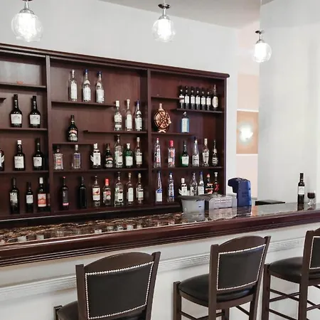 阿莱克斯由酒店 酒店 卡兰巴卡