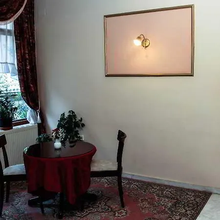 Alexiou Hotel